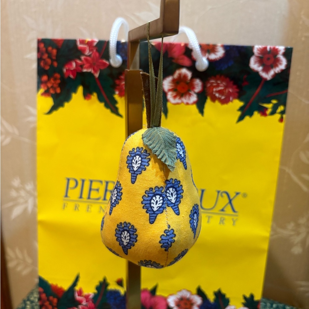 Pierre Deux Vintage Pear in Yellow & Blue Fleur de lis Fabric